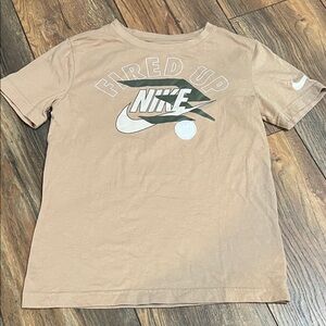 { nike } Kids Beige 'Fired Up' T-Shirt